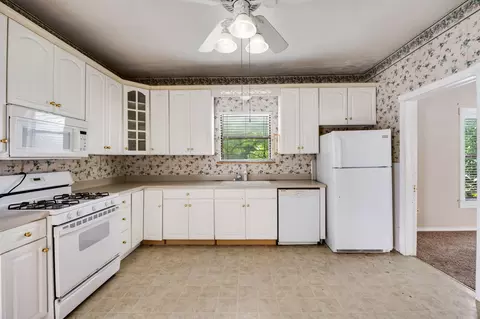 704 E Main St, Ovilla, TX 75154