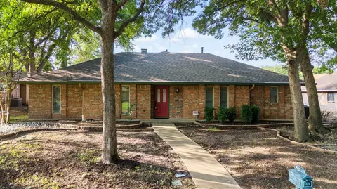 343 Cardinal Creek Dr, Duncanville, TX 75137