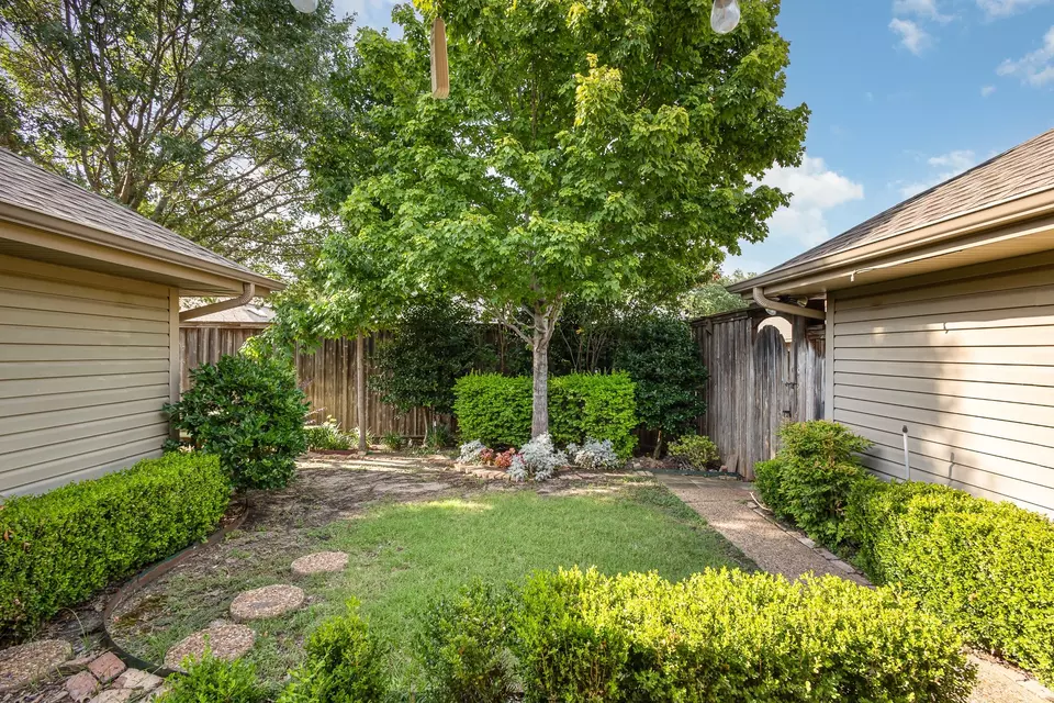 Exterior - 6515 Genstar Ln, Dallas, TX 75252 photo 6 of 8