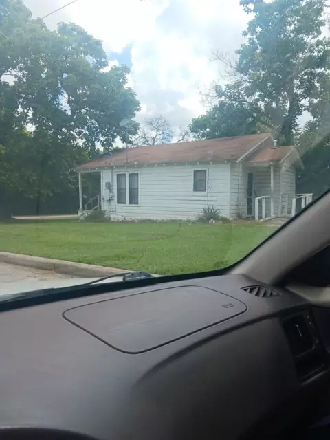 2322 Walton Rd, Tyler, TX 75701