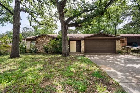 5705 Kingstree Ct, Arlington, TX 76017