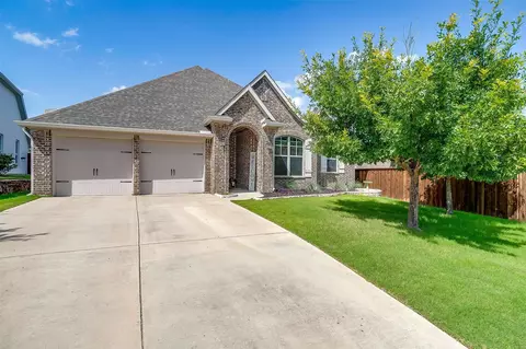 404 Bluffside Trl, Benbrook, TX 76126