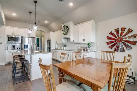 404 Bluffside Trl, Benbrook, TX 76126 photo 12