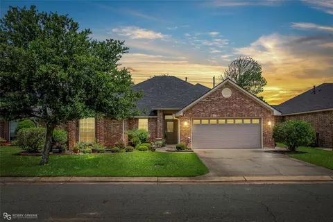 102 Willow Lake Blvd, Bossier City, LA 71111