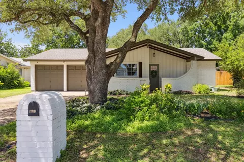 4632 Ivanhoe Dr, Fort Worth, TX 76132