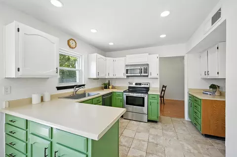 Kitchen - 8702 Davis St, Rowlett, TX 75088 photo 2 of 3