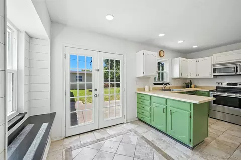 Kitchen - 8702 Davis St, Rowlett, TX 75088 photo 3 of 3