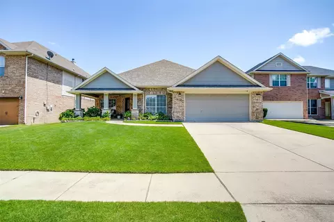 712 Evergreen Ct, Burleson, TX 76028