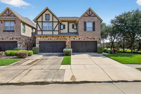 1017 Brook Hollow Dr, Euless, TX 76039