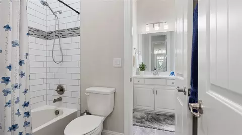 Bath - 2809 Burgundy Trl, Rowlett, TX 75088 photo 4 of 8