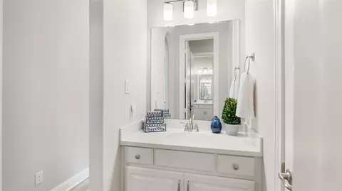 Bath - 2809 Burgundy Trl, Rowlett, TX 75088 photo 5 of 8