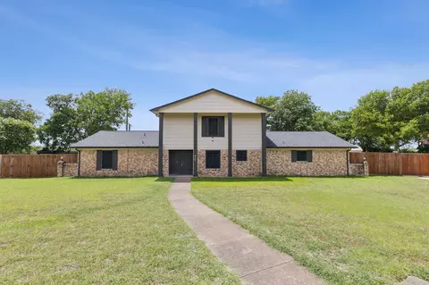 431 Sleepy Top Dr, Glenn Heights, TX 75154