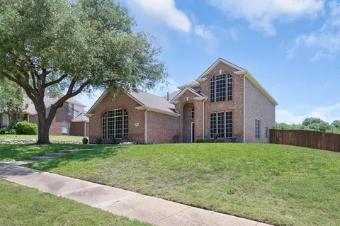 3102 Indian Trail Ct, Rowlett, TX 75088