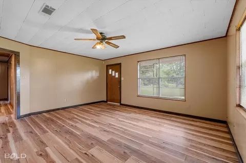 Living - 311 Rawls Rd, Coushatta, LA 71019 photo 3 of 8