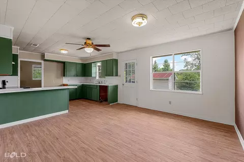 Living - 311 Rawls Rd, Coushatta, LA 71019 photo 7 of 8