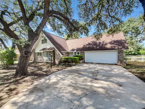 5941 Ten Mile Bridge Rd, Fort Worth, TX 76135