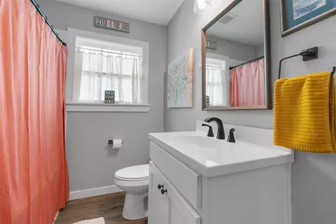 Bath - 3017 Live Oak Ave, Waco, TX 76708 photo 1 of 1