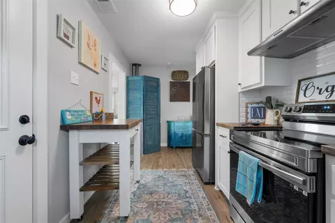 Kitchen - 3017 Live Oak Ave, Waco, TX 76708 photo 3 of 3