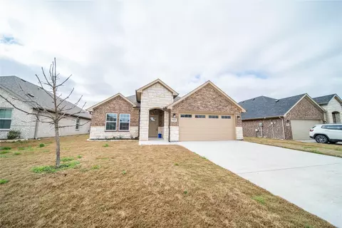 903 Moseley Ln, Greenville, TX 75402