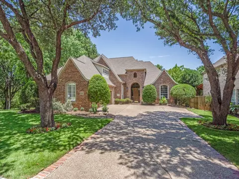 8124 Greensboro Dr, Plano, TX 75025