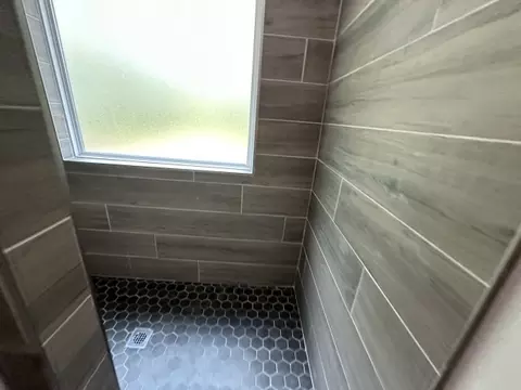 Bath - 188 Vista Dr, Eustace, TX 75124 photo 6 of 7