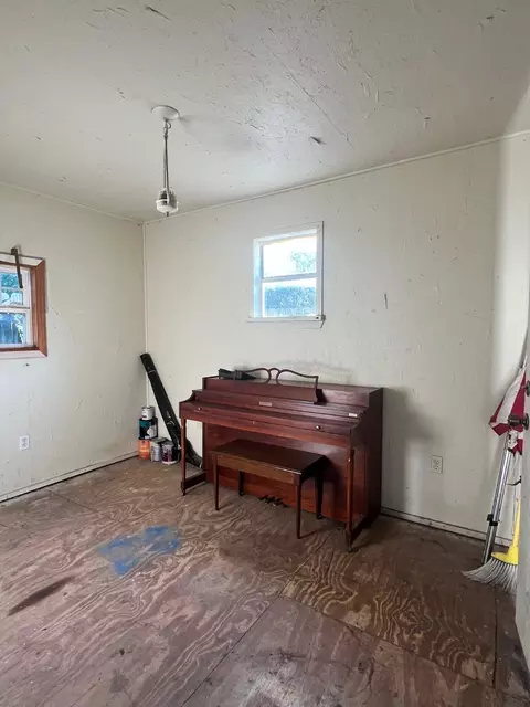Other - 306 Sunset Dr, Comanche, TX 76442 photo 7 of 12