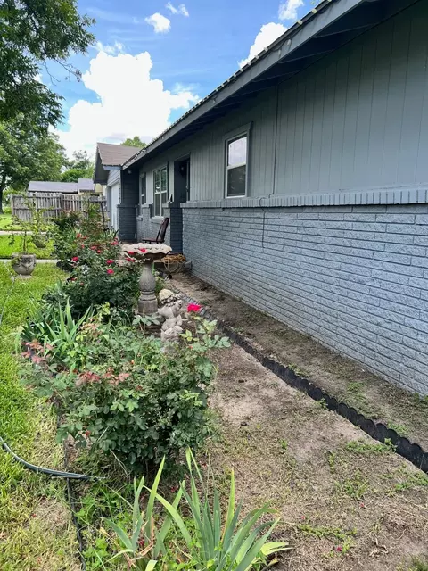Other - 306 Sunset Dr, Comanche, TX 76442 photo 4 of 12