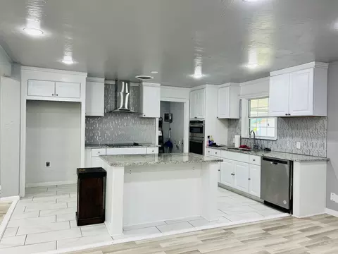 Kitchen - 306 Sunset Dr, Comanche, TX 76442 photo 1 of 2