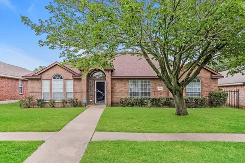 2230 Bridle Path Dr, Lancaster, TX 75146