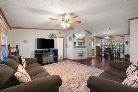 1353 Vinewood Dr, Mansfield, TX 76063