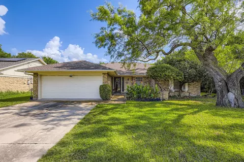 1320 Timbercreek Rd, Benbrook, TX 76126