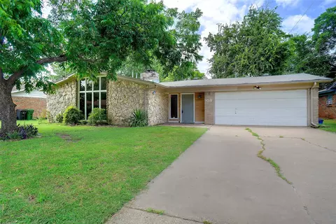 108 Sunnyvale Ter, Hurst, TX 76053