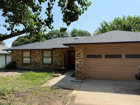 928 Rosebud Dr, Azle, TX 76020