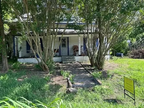 407 E Grand St, Whitewright, TX 75491