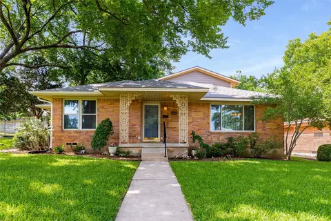 2704 Sunset Ave, Dallas, TX 75211