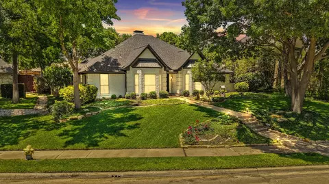 2205 Le Mans Dr, Carrollton, TX 75006