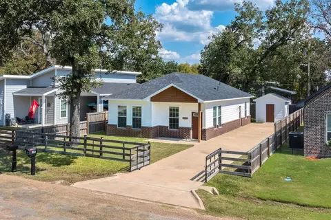 6105 Chickasaw Dr, Mabank, TX 75156