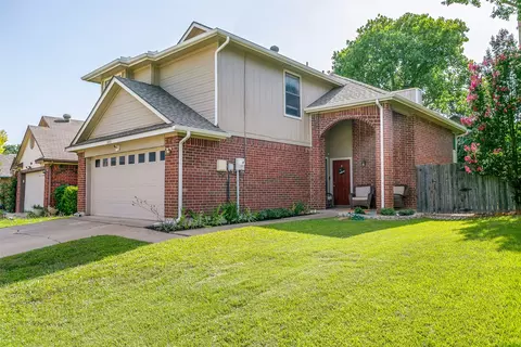 952 Sylvan Creek Dr, Lewisville, TX 75067