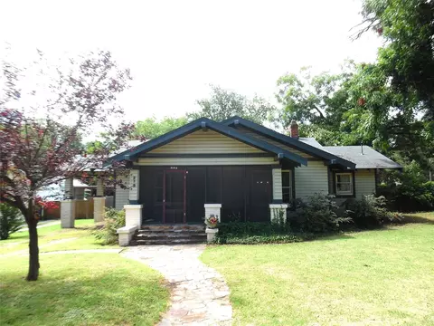 319 W Baylor St, Weatherford, TX 76086