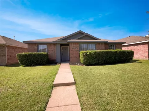 2428 Marimont Ln, Lancaster, TX 75134