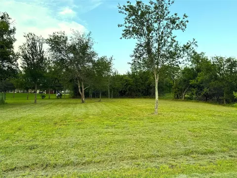 252 High Bluff Dr, Runaway Bay, TX 76426