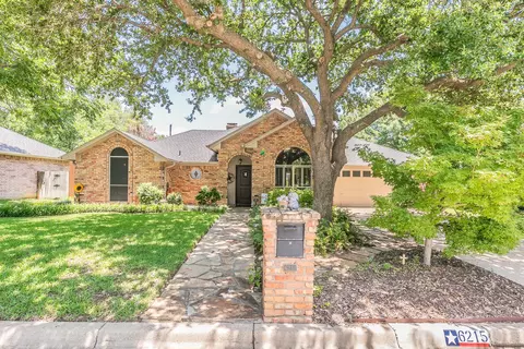 6215 Suffolk Dr, Arlington, TX 76001