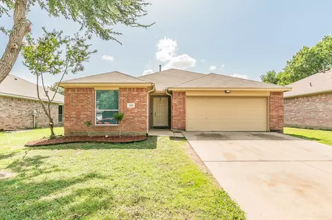 1102 David Dr, Euless, TX 76040