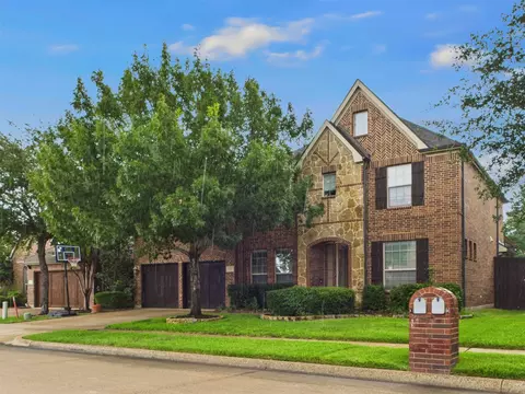 2407 Laguna Ln, Arlington, TX 76012