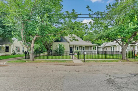 416 W Willingham St, Cleburne, TX 76033