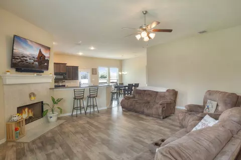 220 Anthony Ln, Red Oak, TX 75154