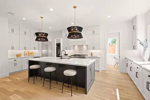 9006 Diceman Dr, Dallas, TX 75218
