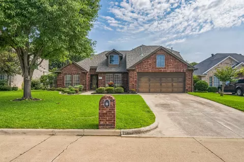 17 Zachary Ct, Mansfield, TX 76063