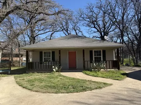 900 Reese Ln, Azle, TX 76020