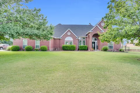 5631 Mission Ct, Midlothian, TX 76065